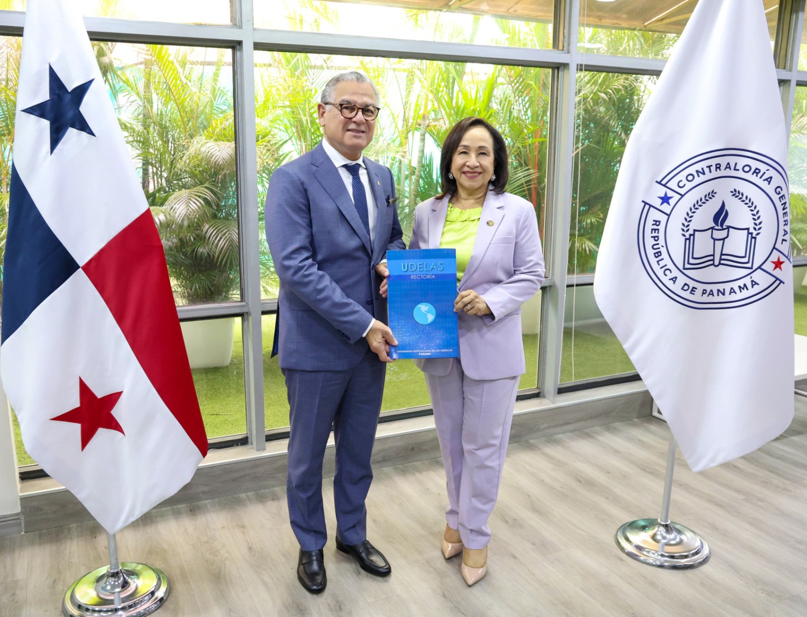 Rectora de la UDELAS se reúne con el Contralor General de la República