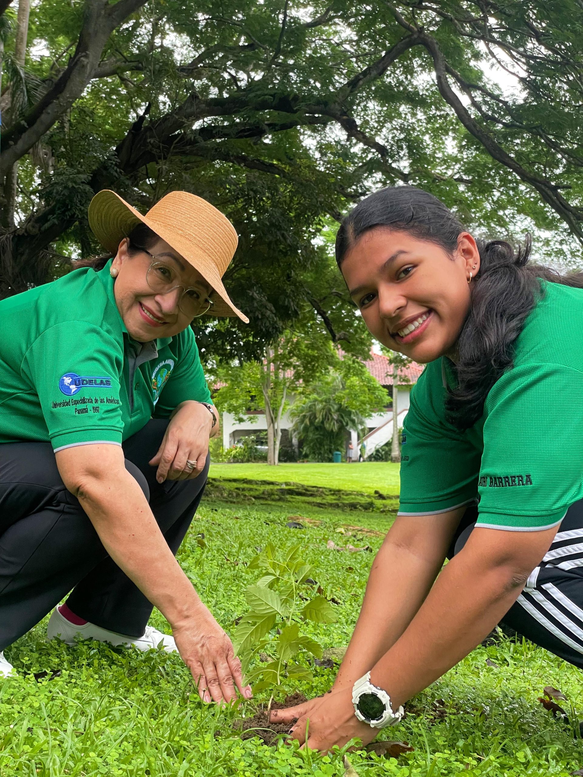 UDELAS realiza jornada de reforestación ambiental en Albrook