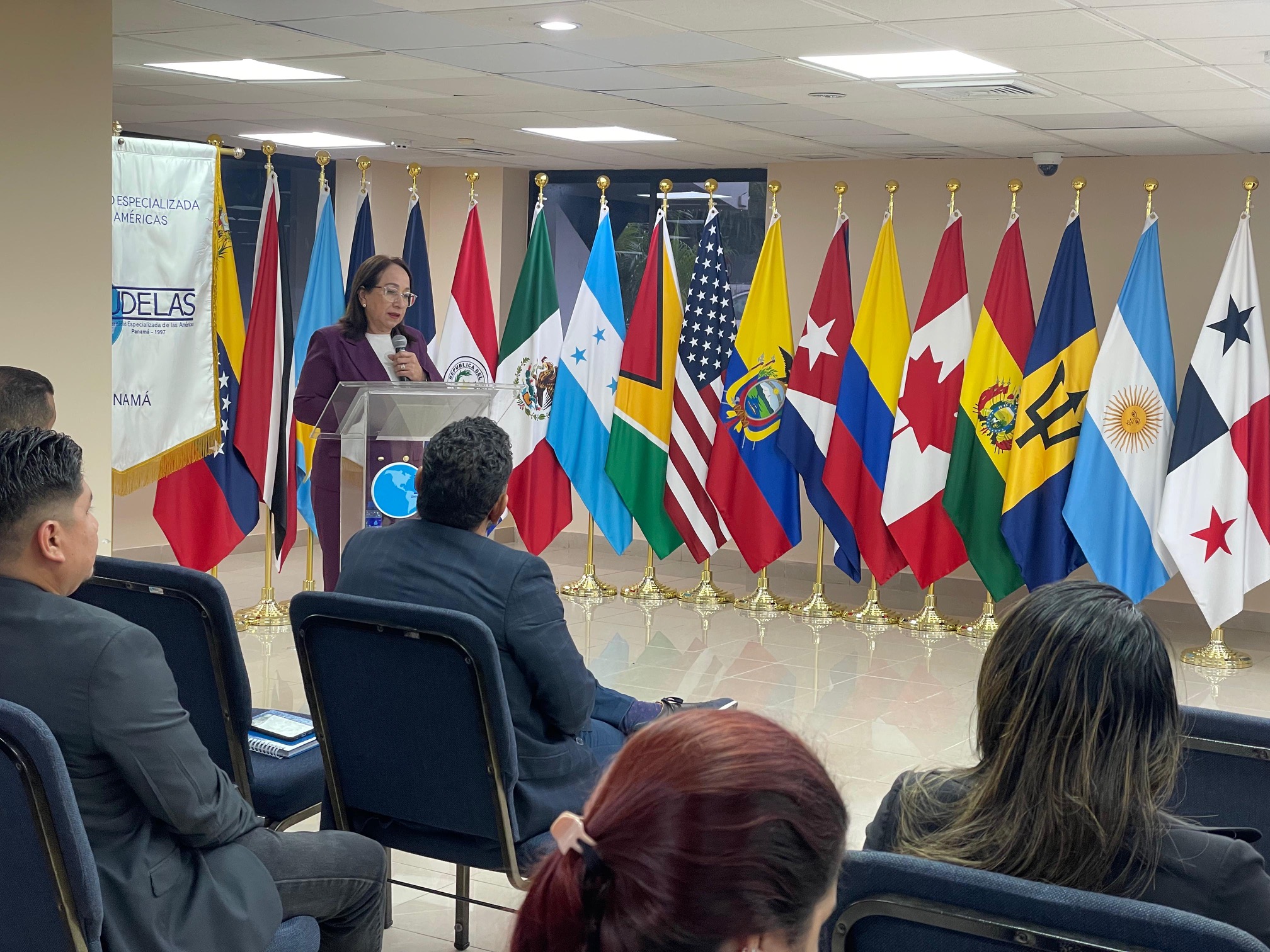 Conversatorio jurídico sobre control de legalidad en la contratación pública