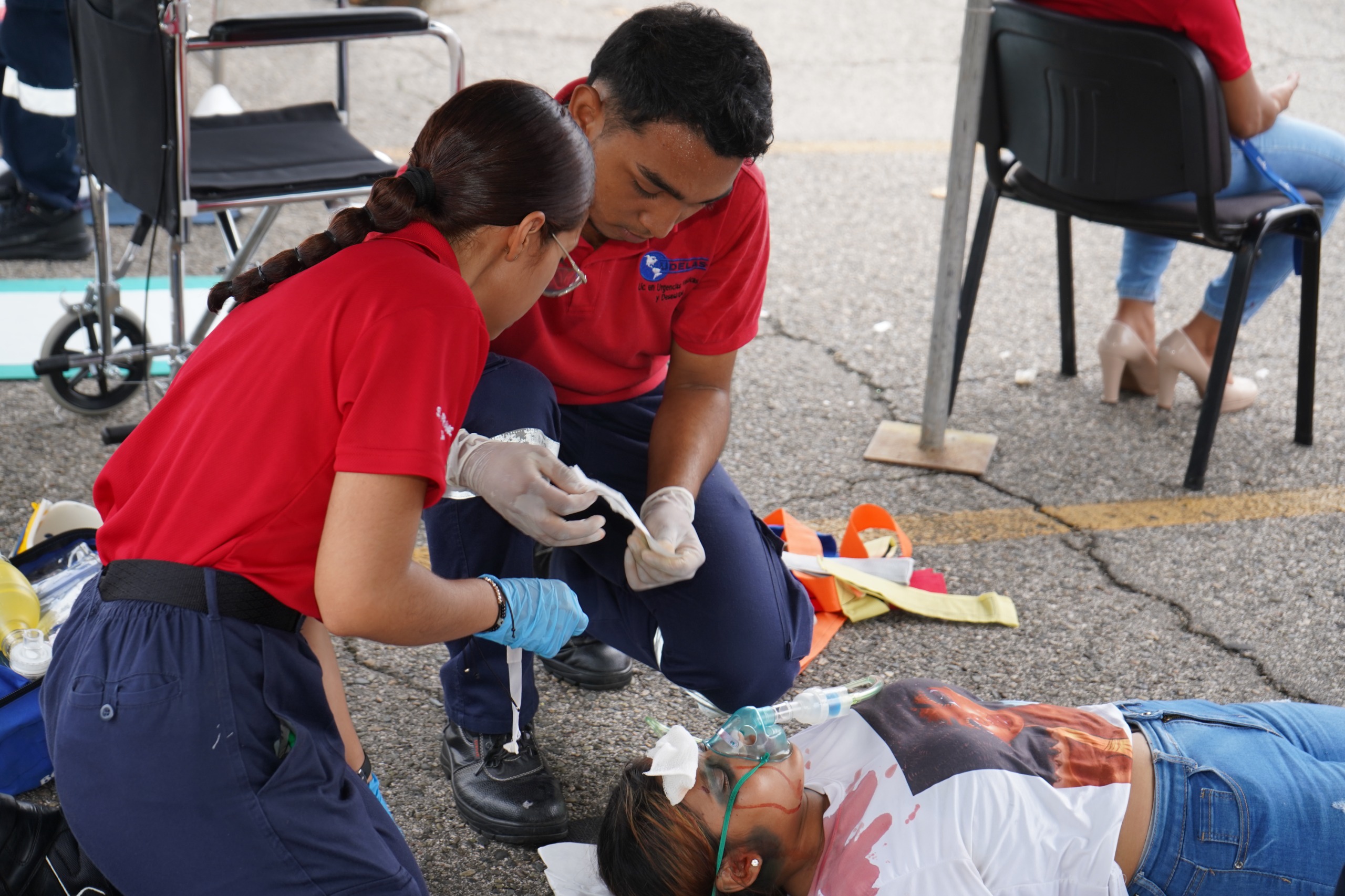 Estudiantes, administrativos y profesores listos para participar en el Segundo Simulacro Nacional de Evacuación