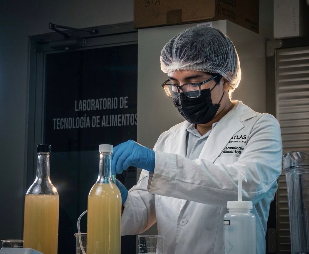 UDELAS y UTP unen fuerzas para impulsar la investigación científica y la innovación en Panamá