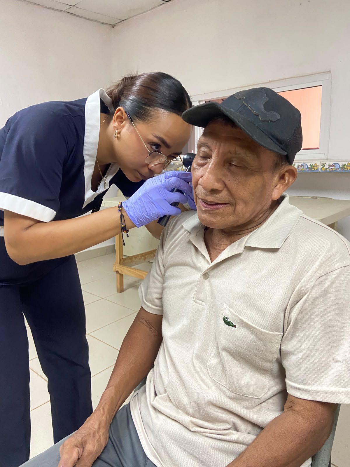 Más de 50 personas reciben atención integral durante jornada del CIAES de UDELAS en Chumical de Arraiján